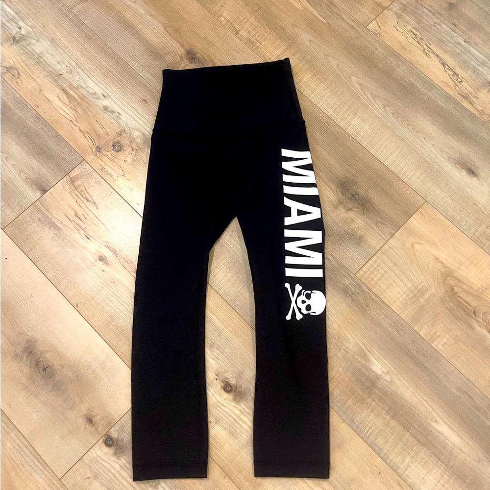 Lululemon crop collaboration with soul cycle 2